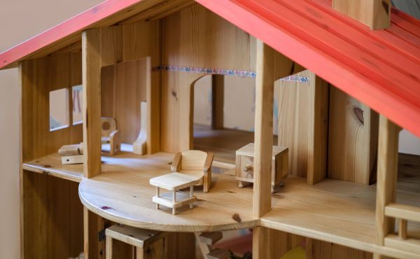 Doll House Assembly in Ponte Vedra Beach